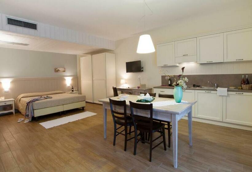 プールビュースタンダードステューディオ, Agriturismo Ai Prati