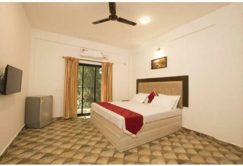 디럭스 룸, Tom S Imperial