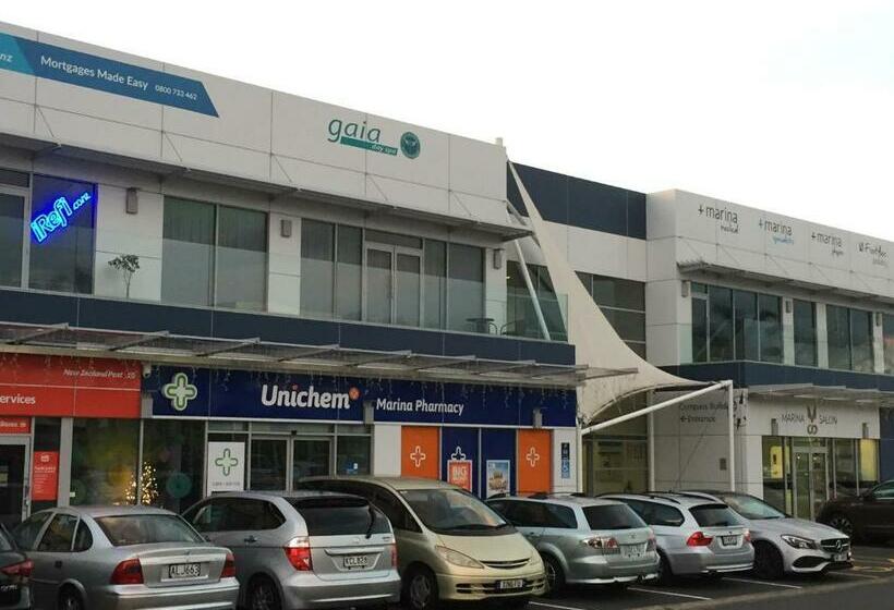 דירת שני חדרים, Amber Homes