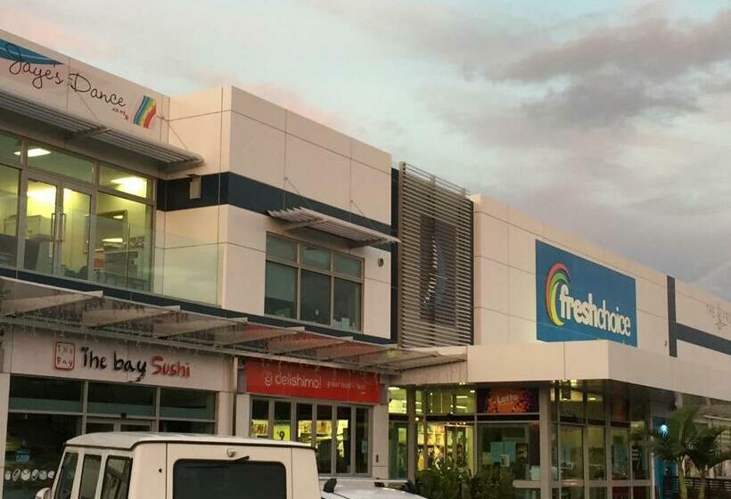 דירת שני חדרים, Amber Homes