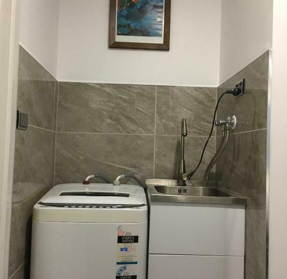 דירת שני חדרים, Amber Homes