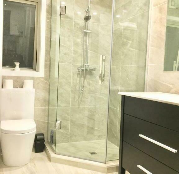 דירת שני חדרים, Amber Homes