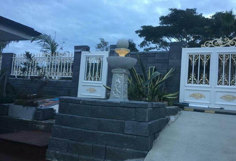 דירת שני חדרים, Amber Homes