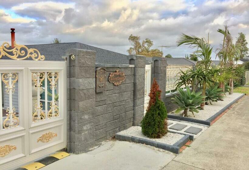 דירת שני חדרים, Amber Homes