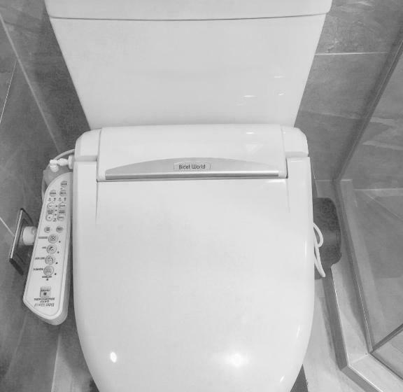 דירת שני חדרים, Amber Homes