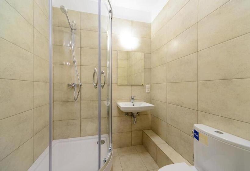 اتاق استاندارد چهار تخته, Guest House At The Polytechnic Institute