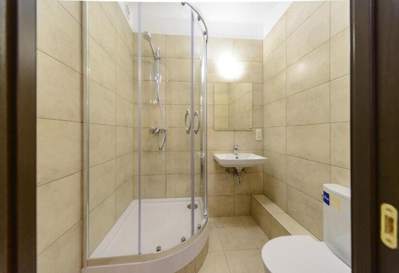 اتاق استاندارد چهار تخته, Guest House At The Polytechnic Institute