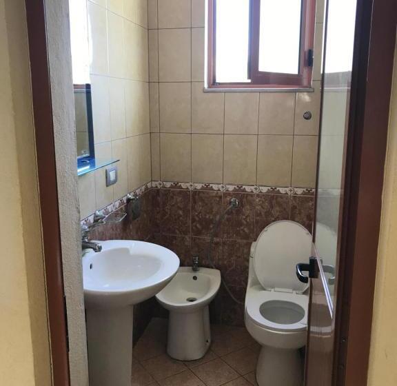 스탠다드 트리플 발코니 룸, Guest House Pisha