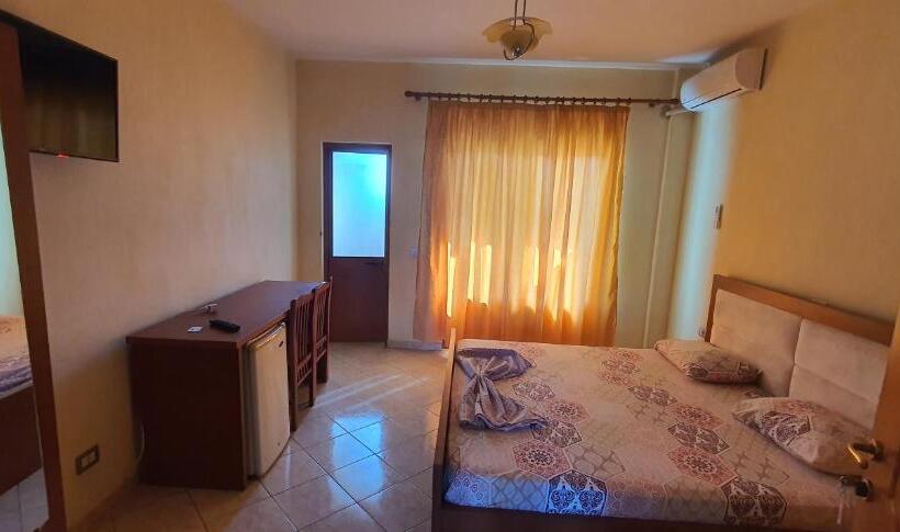 스탠다드 룸 킹사이즈 침대, Guest House Pisha