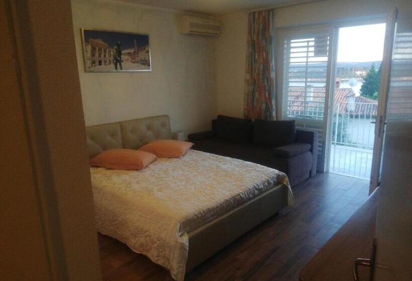 اتاق استاندارد با بالکن و چشمانداز دریا, Guest House Vila Luka