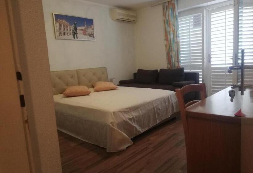 اتاق استاندارد با بالکن و چشمانداز دریا, Guest House Vila Luka
