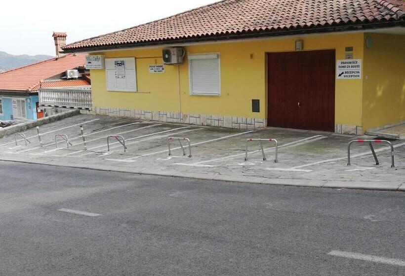 سوییت با چشمانداز دریا, Guest House Vila Luka