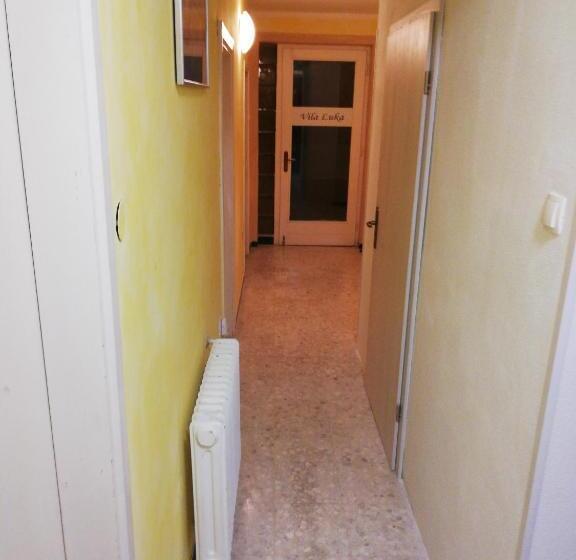 سوییت با چشمانداز دریا, Guest House Vila Luka