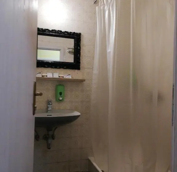 سوییت با چشم‌انداز دریا, Guest House Vila Luka