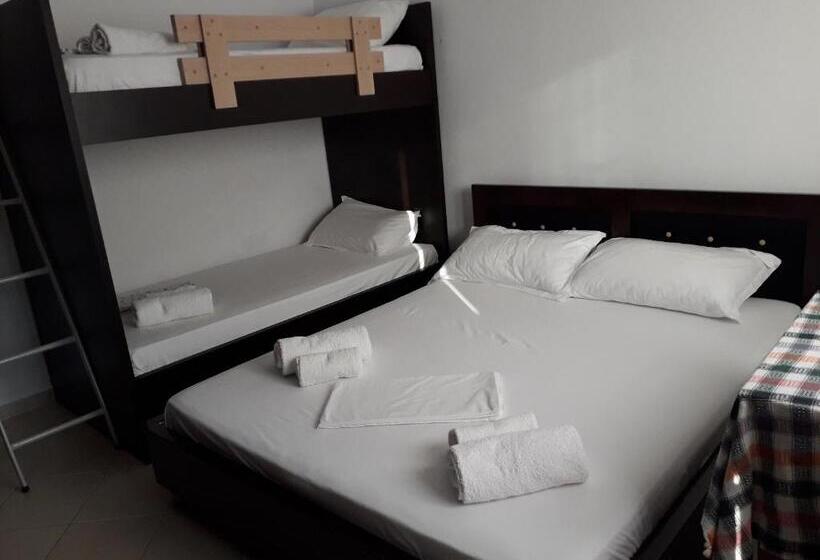 スタンダードスタジオ, Guesthouse Emanuel