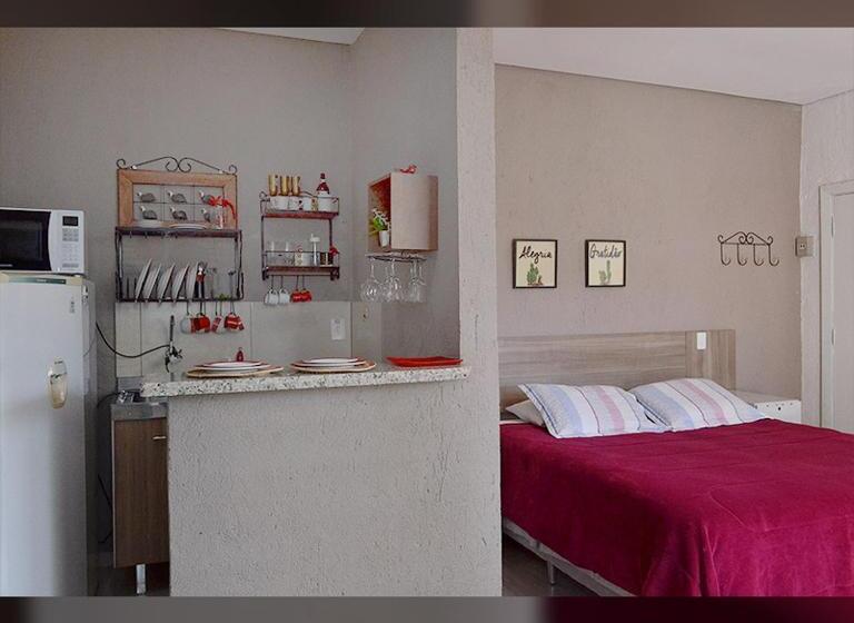 带阳台的豪华间, Pousada Recanto Da Estação