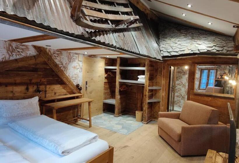 スーペリアールーム, De La Croix Fédérale