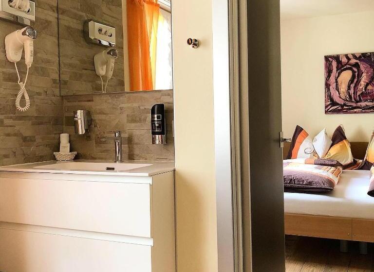 スーペリアールーム, Alpina