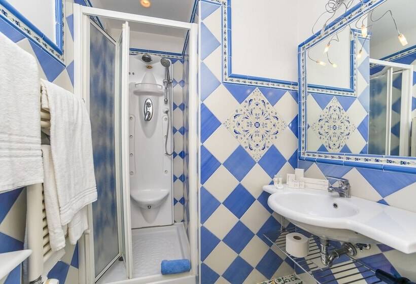 Номер Deluxe, Bonadies