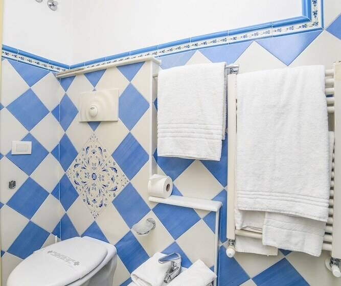 Номер Deluxe, Bonadies