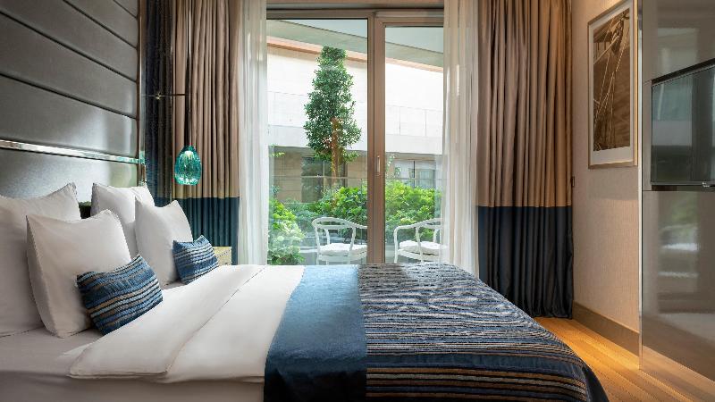 プールビュースタンダードルーム, Burasari Phuket Resort & Spa