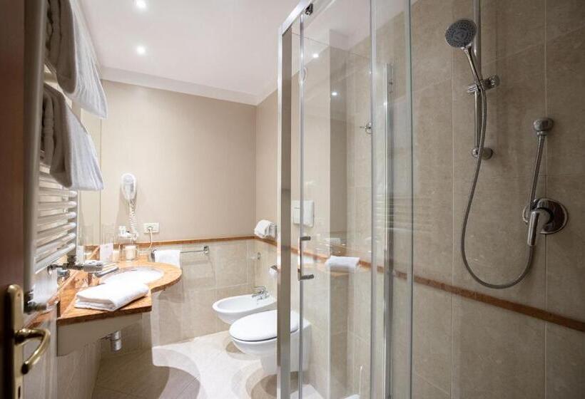 高级大房间, Charme