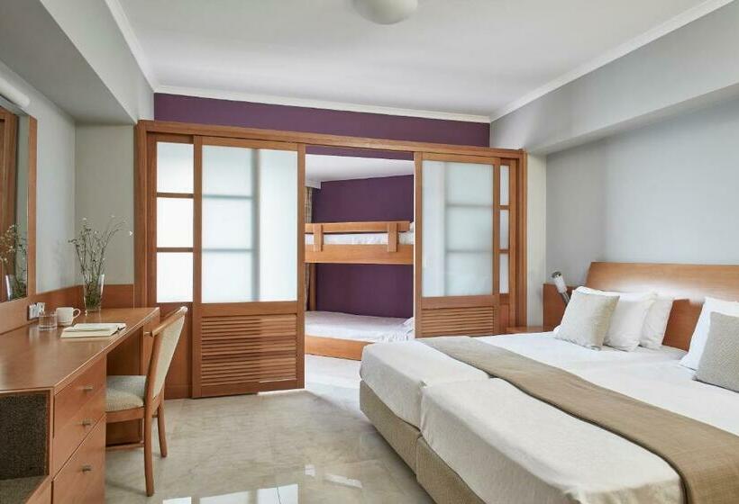 חדר משפחתי, Esperides Beach Resort