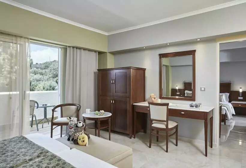 スーペリアファミリールーム, Esperides Beach Resort