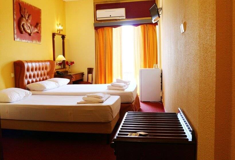 חדר סטנדרט לשלושה, Galini Palace