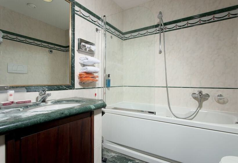 Camera Tripla Standard, Grand Hotel Gianicolo