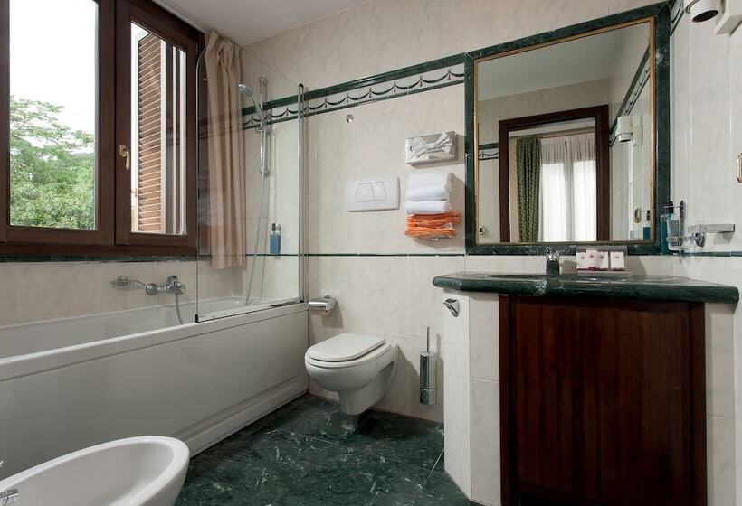 اتاق استاندارد سه نفره, Grand Hotel Gianicolo