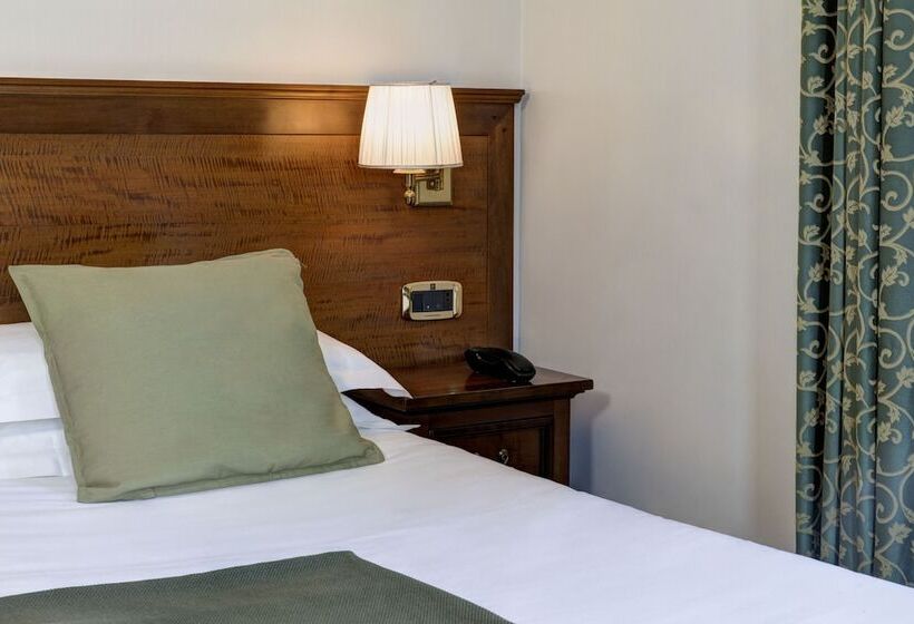 Camera Tripla Standard, Grand Hotel Gianicolo