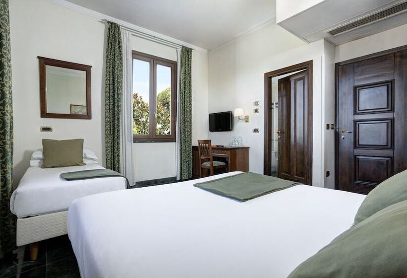 Camera Tripla Standard, Grand Hotel Gianicolo