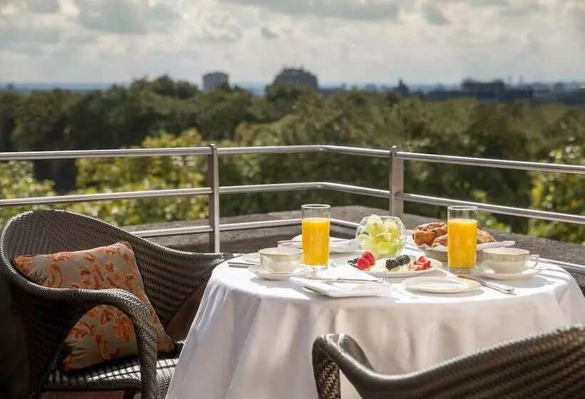 سوئیت پریمیوم, Jw Marriott Grosvenor House London