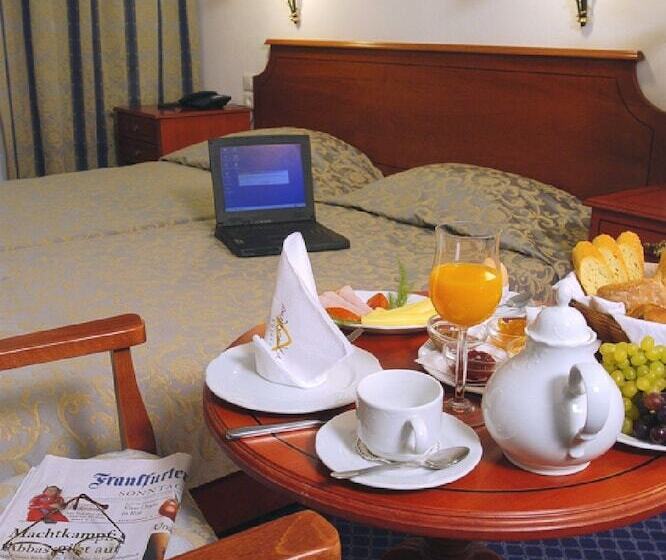 חדר סטנדרט, Laodamia