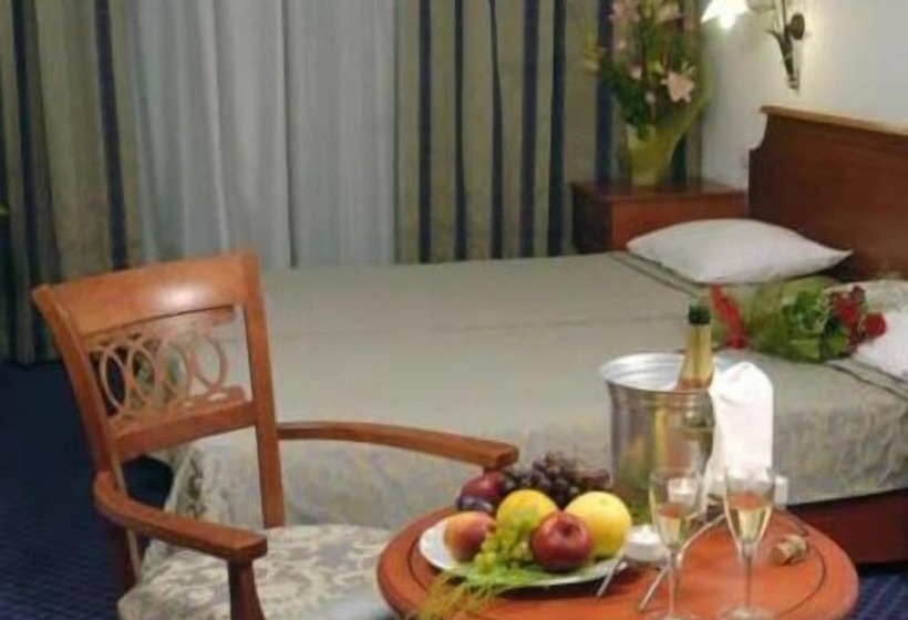 חדר סטנדרט יחיד, Laodamia