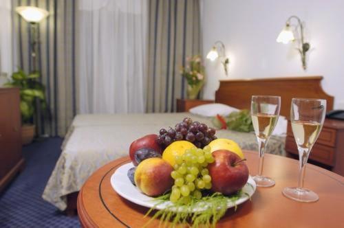 חדר אקזקיוטיב יחיד, Laodamia