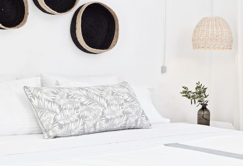 이코노미 룸, Mr And Mrs White Paros