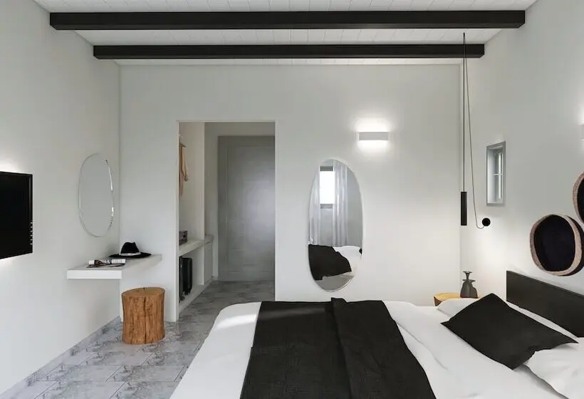 エコノミールーム, Mr And Mrs White Paros