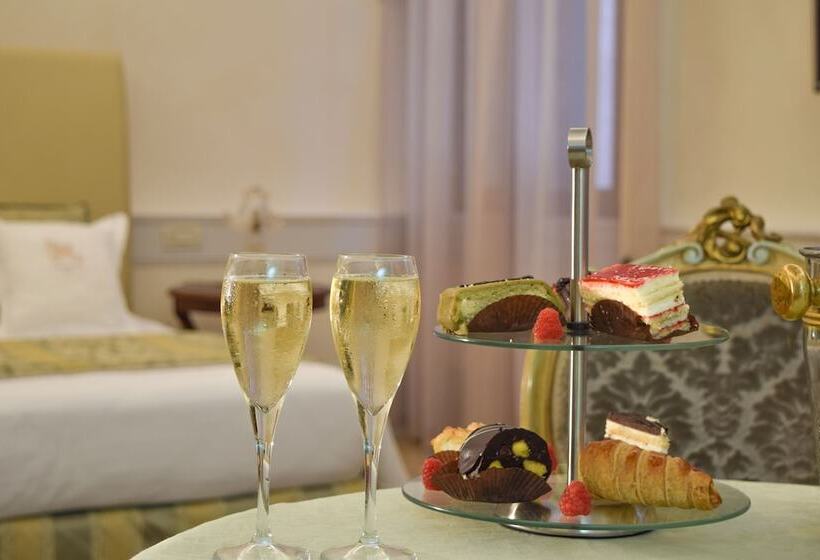 اتاق سوپریور, Palazzo Vitturi