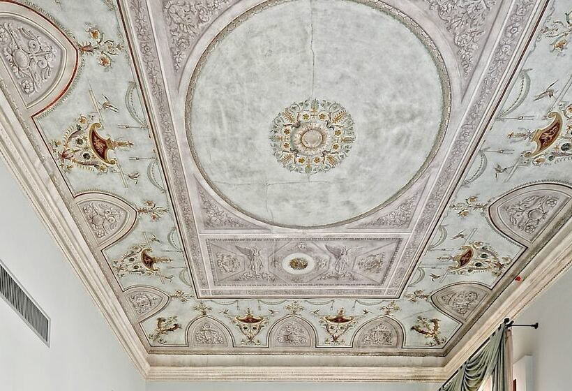 اتاق لوکس با بالکن, Palazzo Vitturi