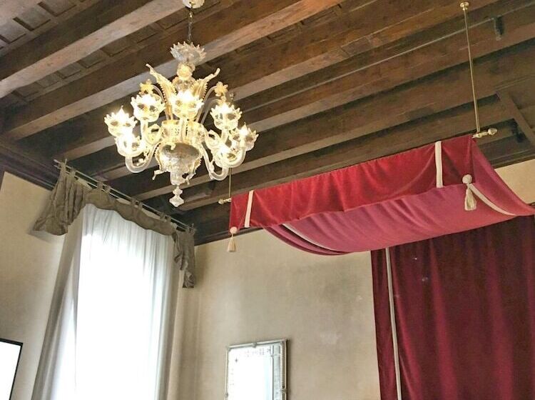 سوییت جونیور, Palazzo Vitturi