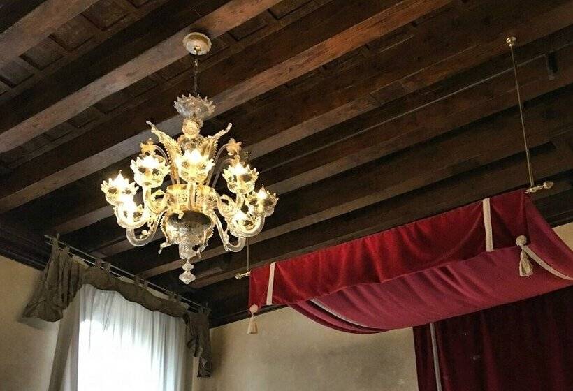 سوییت جونیور, Palazzo Vitturi