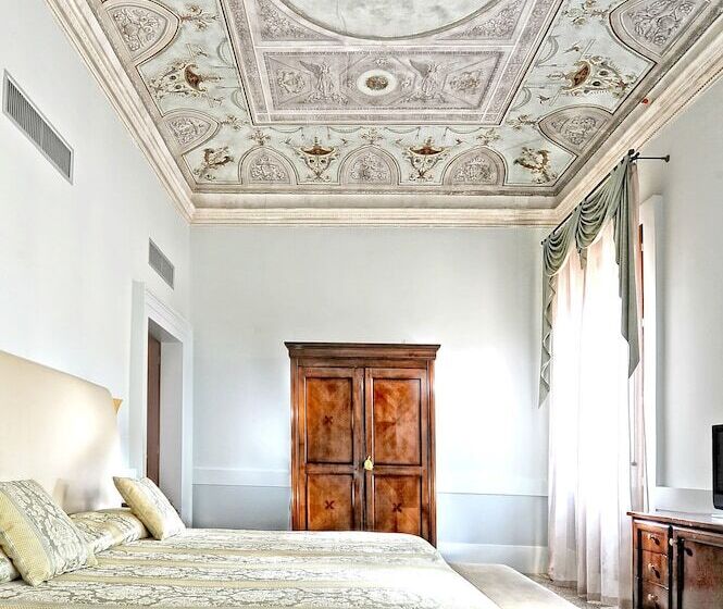 اتاق لوکس با بالکن, Palazzo Vitturi