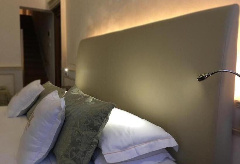 سوییت جونیور, Palazzo Vitturi