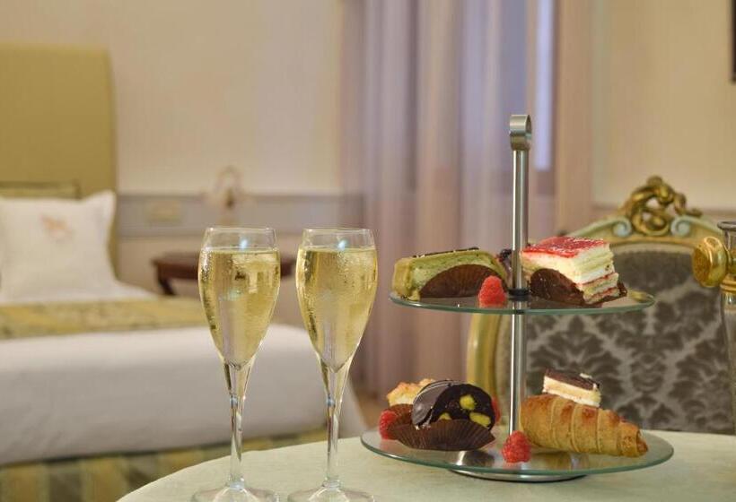 سوییت جونیور, Palazzo Vitturi