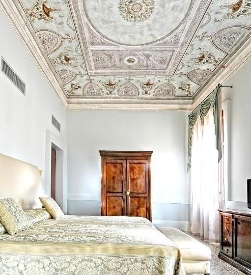 اتاق لوکس با بالکن, Palazzo Vitturi