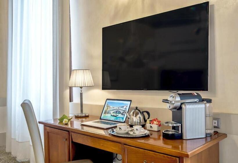 اتاق لوکس با بالکن, Palazzo Vitturi