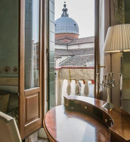 اتاق لوکس با بالکن, Palazzo Vitturi