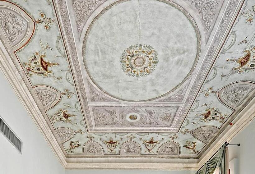 اتاق لوکس با بالکن, Palazzo Vitturi